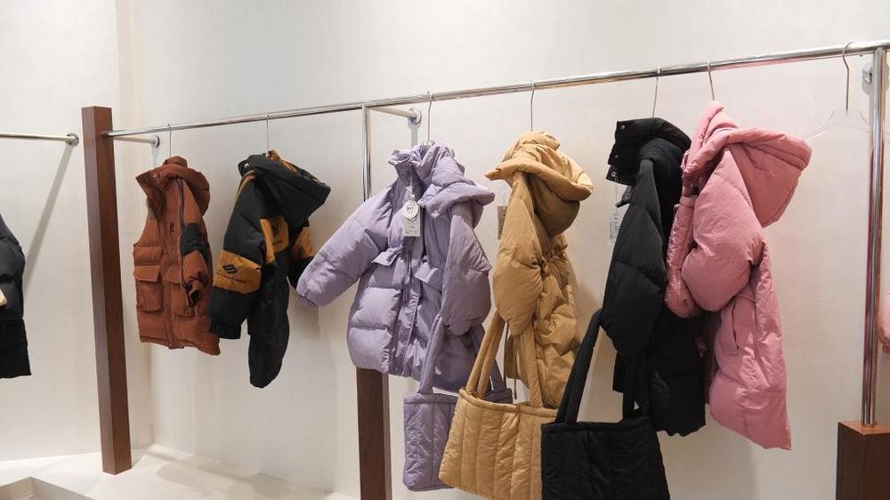 新華視點|羽絨服“假絨”亂象調查